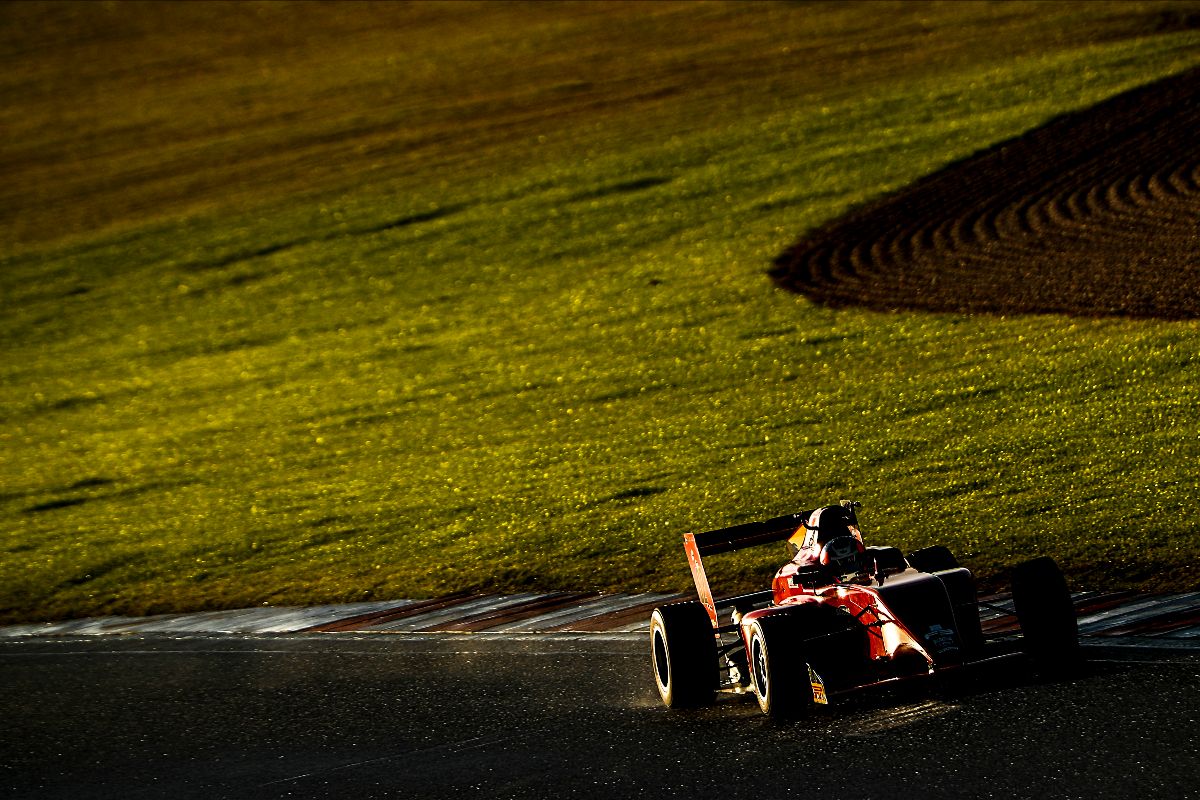 5aa27747-5c3d-4fca-bd46-5a63577cba26