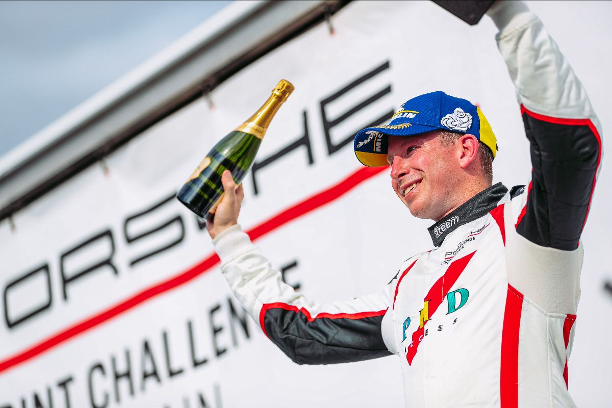 04aeee8f-0d6e-8cfa-1e21-0b056fd9c949